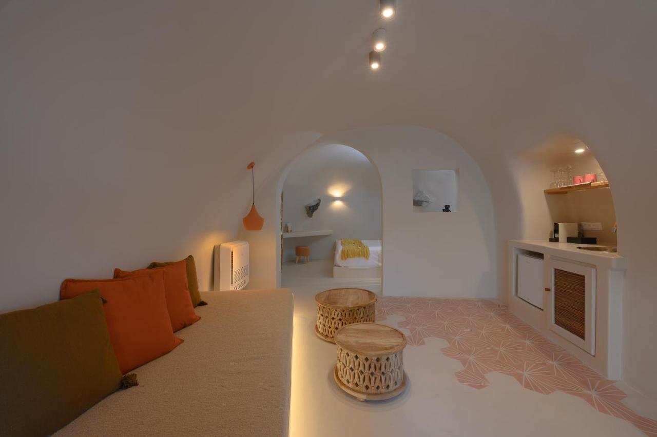Elements Cave Suites Megalochori  Exteriör bild