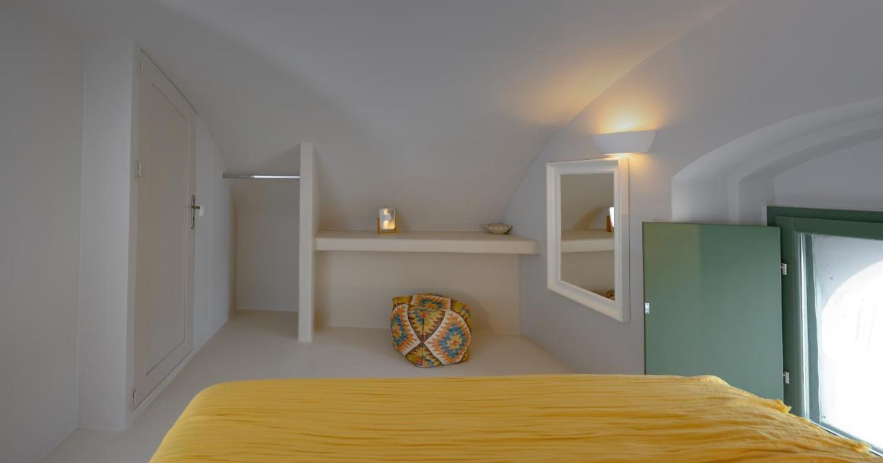 Elements Cave Suites Megalochori  Exteriör bild