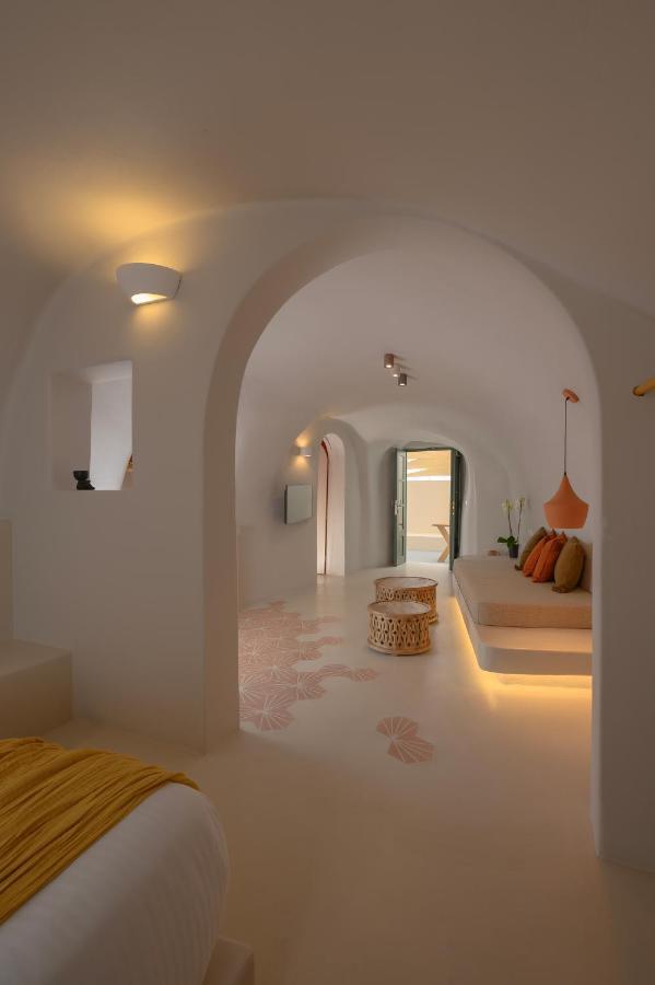 Elements Cave Suites Megalochori  Exteriör bild