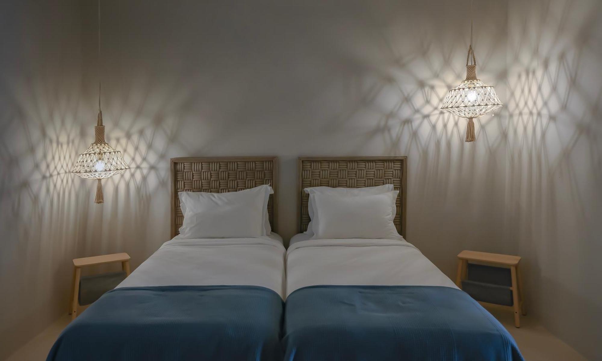 Elements Cave Suites Megalochori  Rum bild