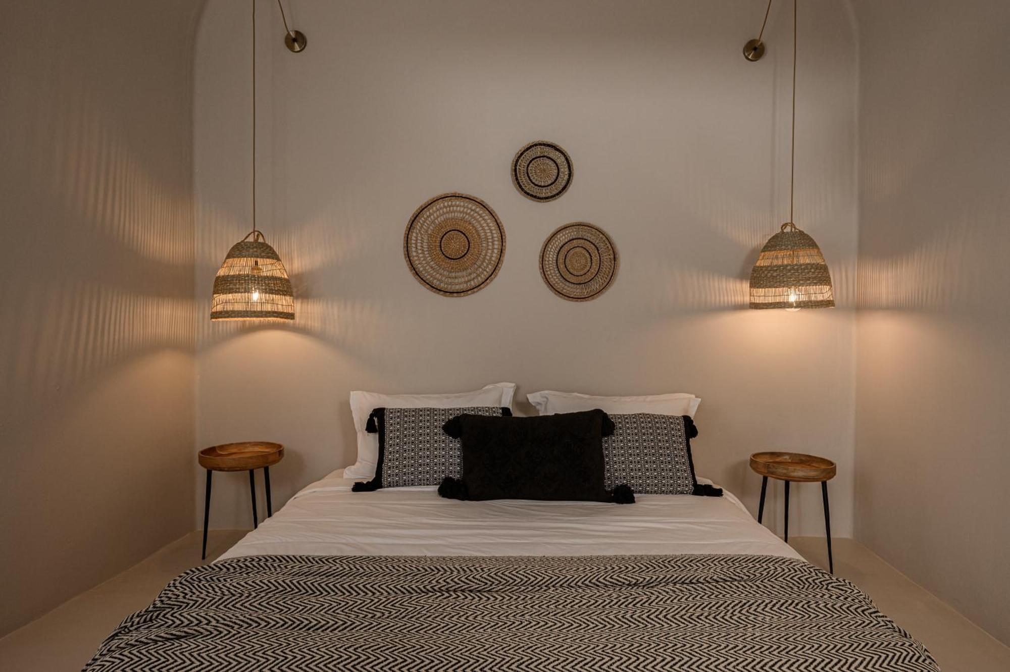 Elements Cave Suites Megalochori  Rum bild